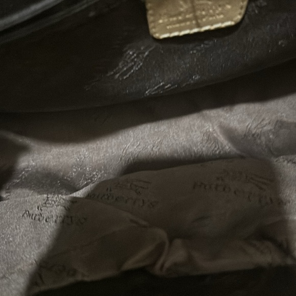 Burberry vintage modern feel. - Picture 2 of 4